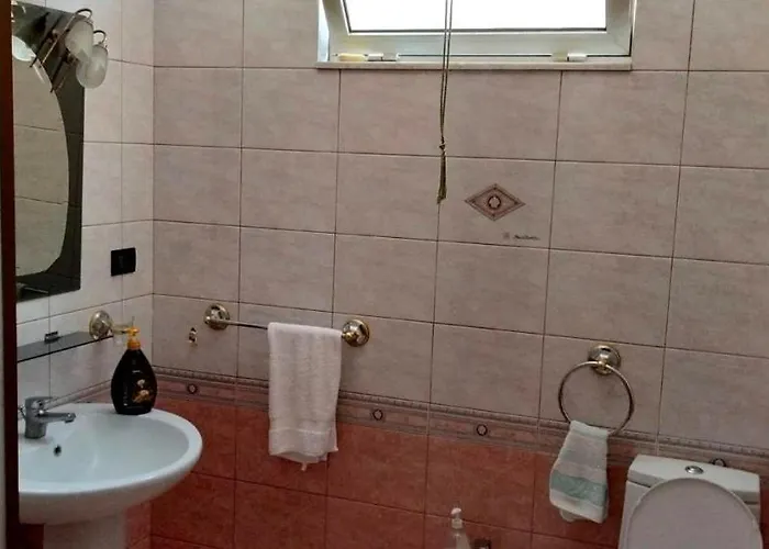 Tahiri 2 * Golem (Tirana)